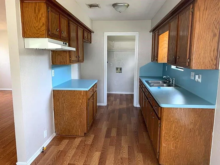62 Laurel Ct — Photo 6