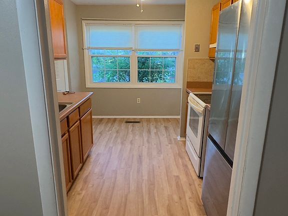 2nd image of 1613 Forest Hill Ct