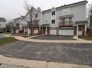 834 W Saint Johns Pl, Palatine, IL 60067