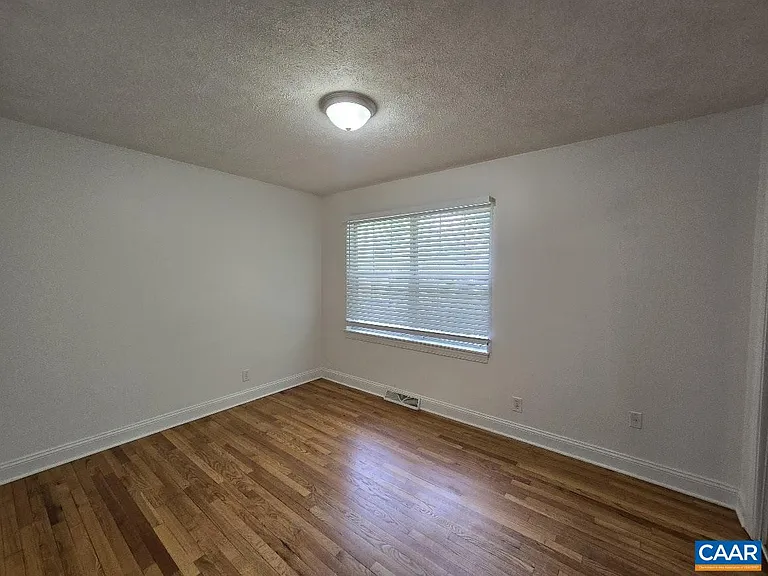 117 Longwood Dr #B — Photo 9