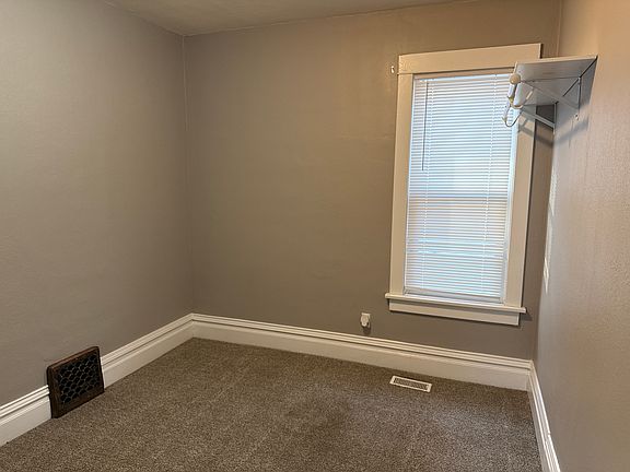 3rd image of 1212 Floyd Blvd