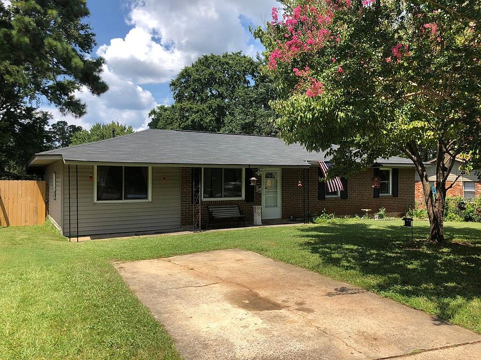2nd image of 4085 Briarwood Dr