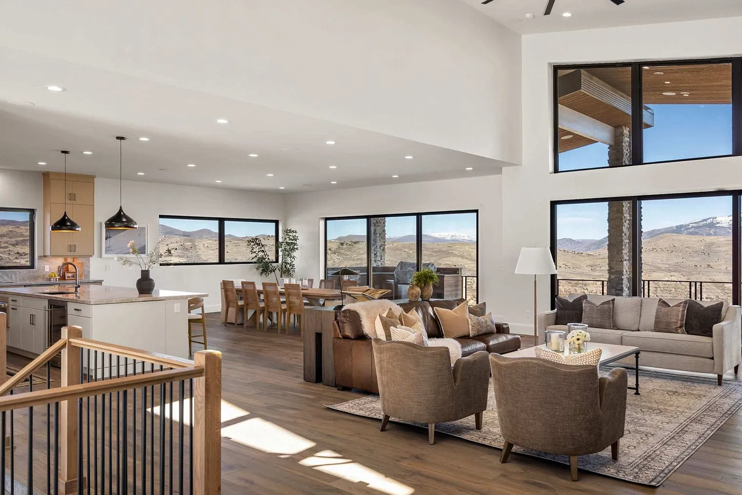 6 bed, 8.0 bath, 8492 sqft, $31,518 — Photo 1