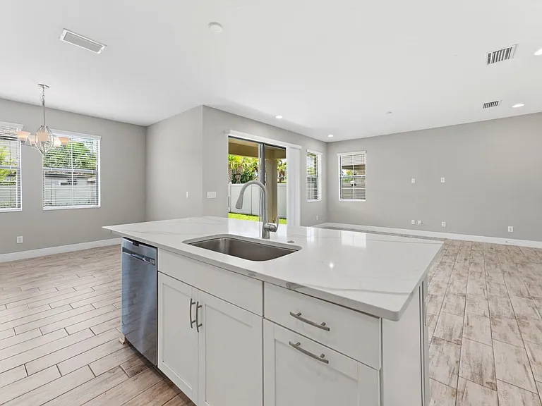 3940 Maurice Ave — Photo 13