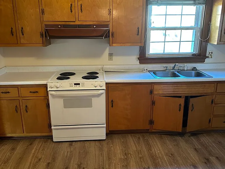 8265 Franklin Ln — Photo 13