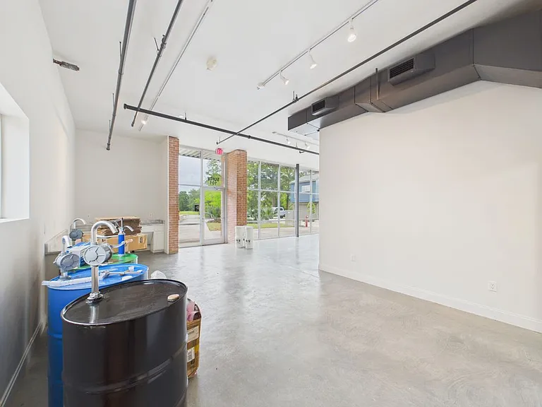209 Highland Park Ln #101 — Photo 12