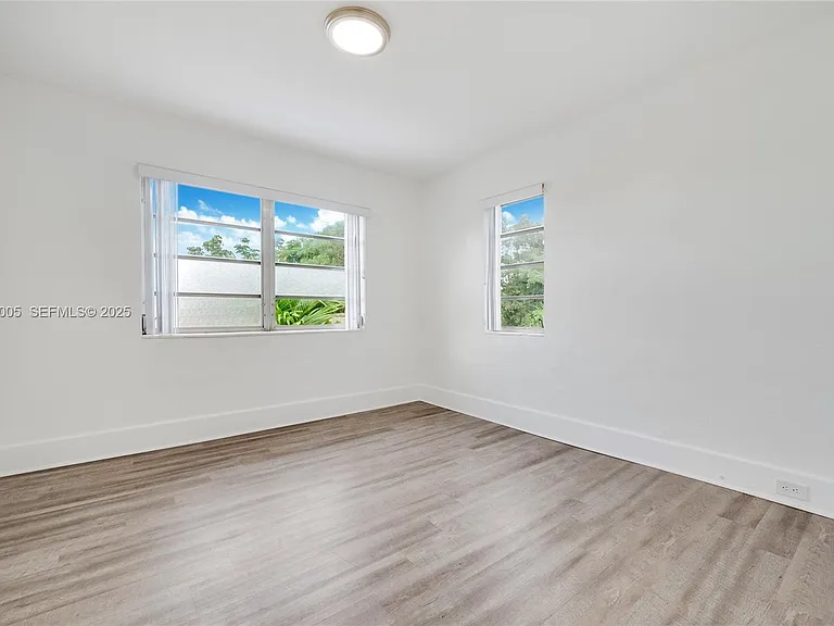 1736 SW 9th St #1738 — Photo 7