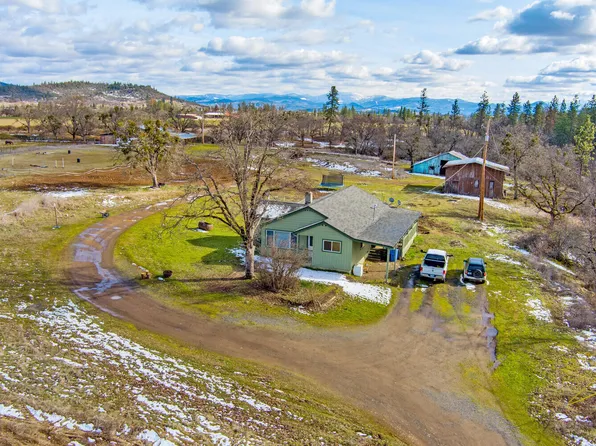 775 Trails End Ln, Eagle Pt, OR 97524