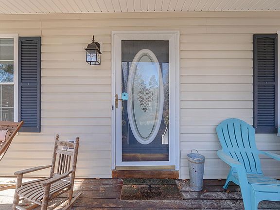 3rd image of 8 Deer Path Rd