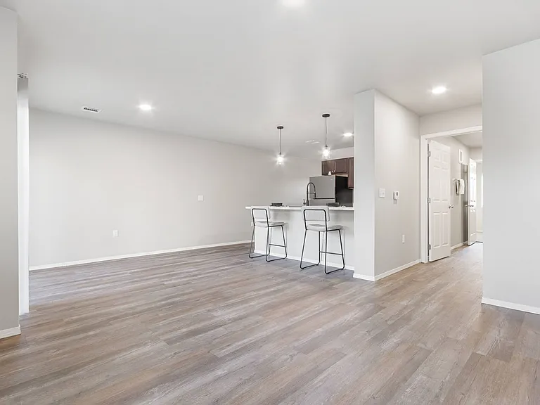Sawyer Pointe — Photo 58