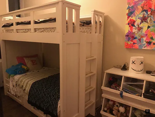 Rented by R New York | media 64