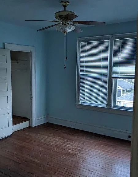 119 W Burke St — Photo 25