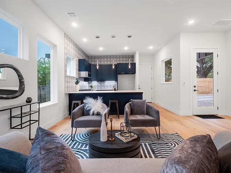 4513 S 3rd St #2 — Photo 9