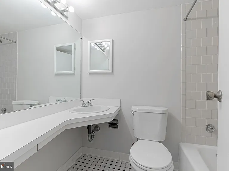 950 25th St NW #327N — Photo 12