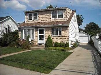 1st image of 2647 Hewlett Ln