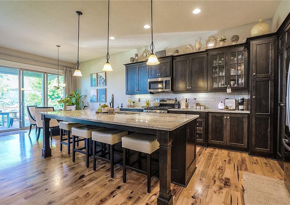 ¥ellow Bucks & Playsson / City View 17833 W 166th St, Olathe, KS 66062 | Zillow