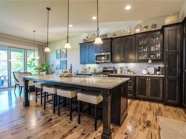 17833 W 166th St, Olathe, KS 66062