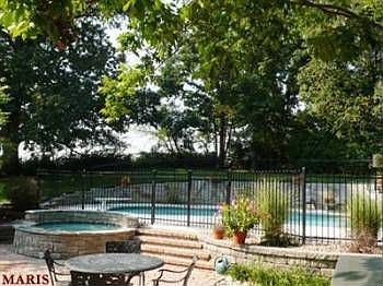 4th image of 1103 Chatsworth Place Dr