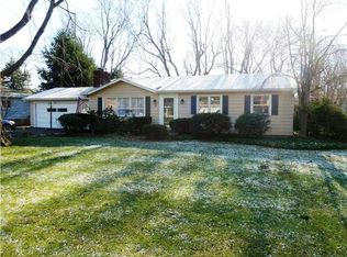 3 Sandle Dr, Fairport, NY 14450