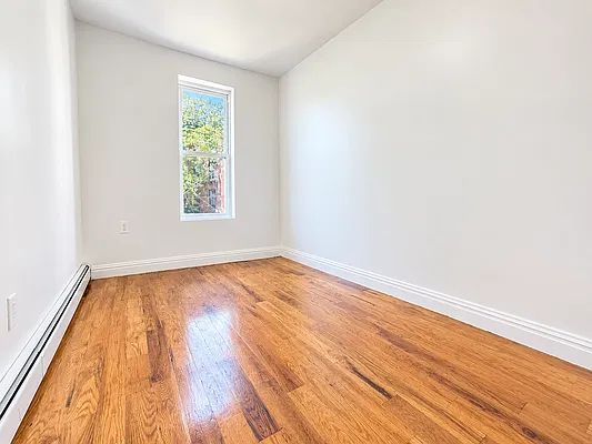 Bedroom, photo 8