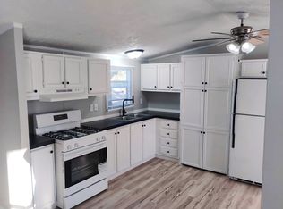 1100 W Locust St #129, Canton, IL 61520