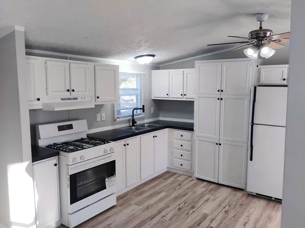 1100 W Locust St, Canton, IL