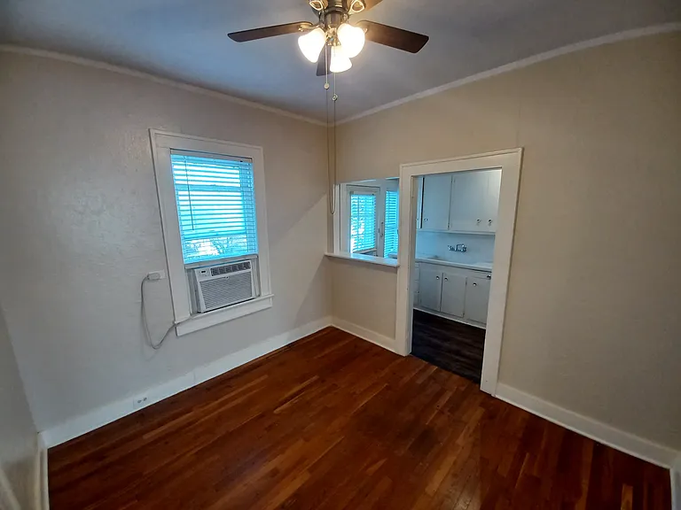 127 W Magnolia Ave #4 — Photo 8