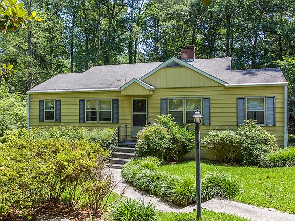 3rd image of 3279 Lee St SE