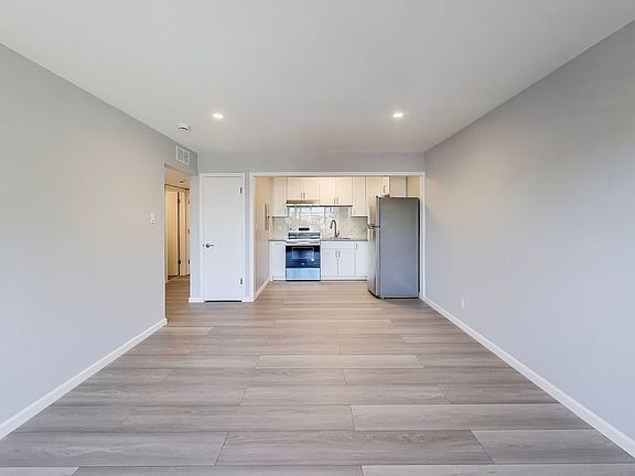3rd image of 239 25th Ave APT 3