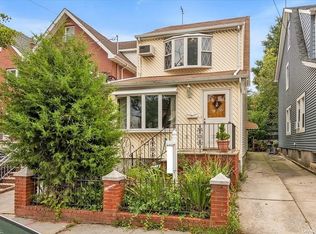 6127 159th St, Fresh Meadows, NY 11365