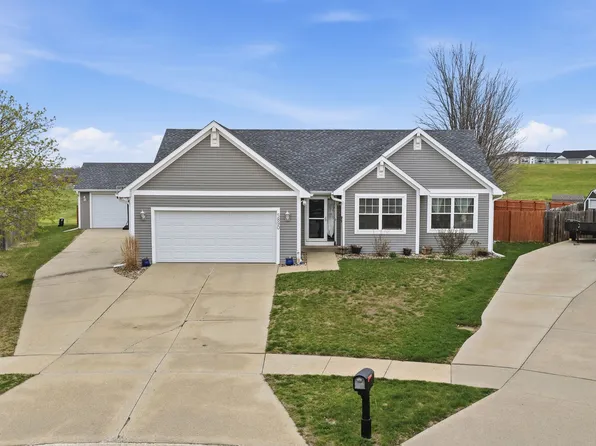 5890 Scenic View Dr, Pleasant Hill, IA 50327