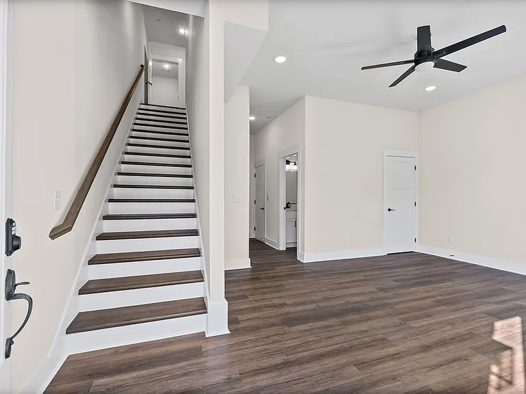 214 Village Sq — Photo 6