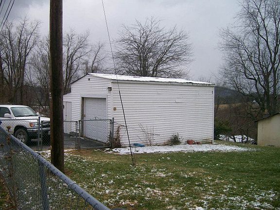 2nd image of 448 Terrace Ave