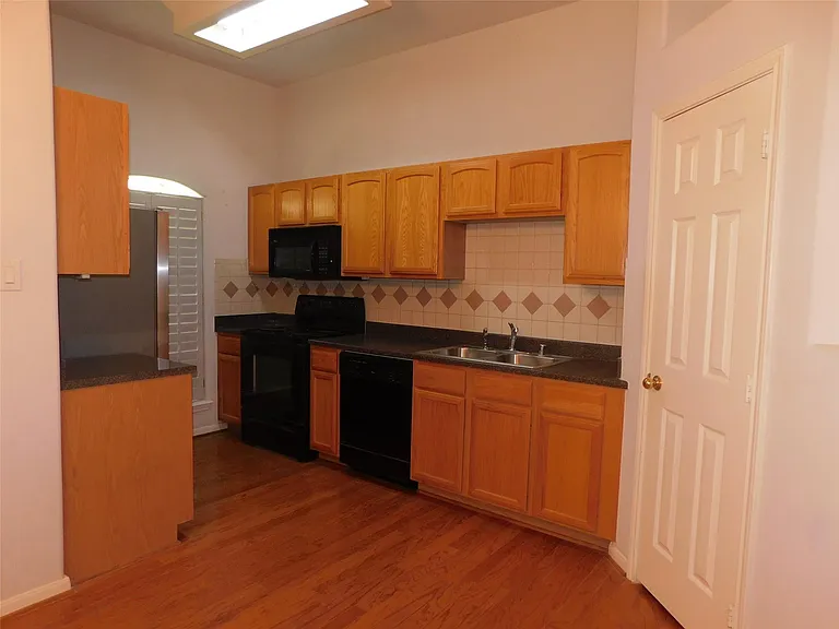 2710 Grants Lake Blvd #F4 — Photo 5