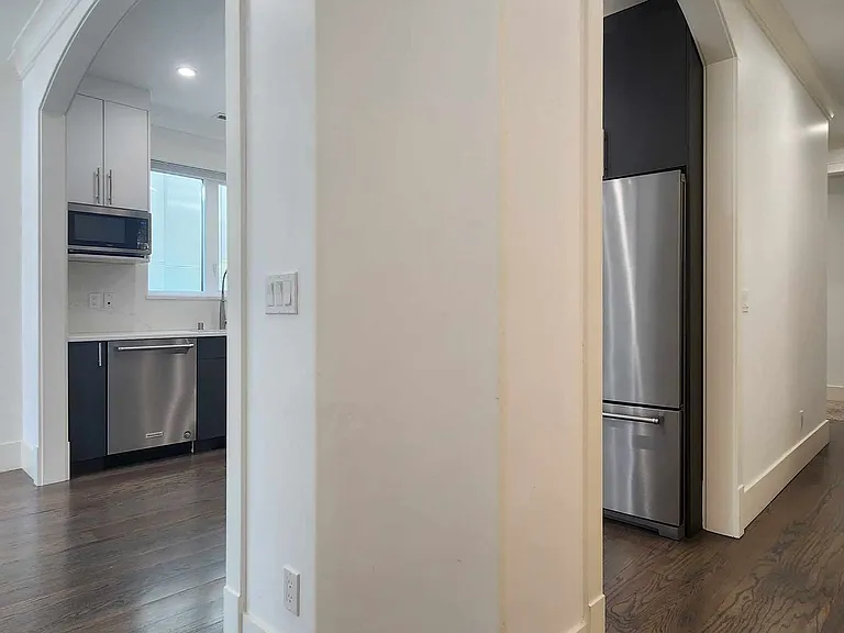 1129 N 33rd Pl — Photo 12