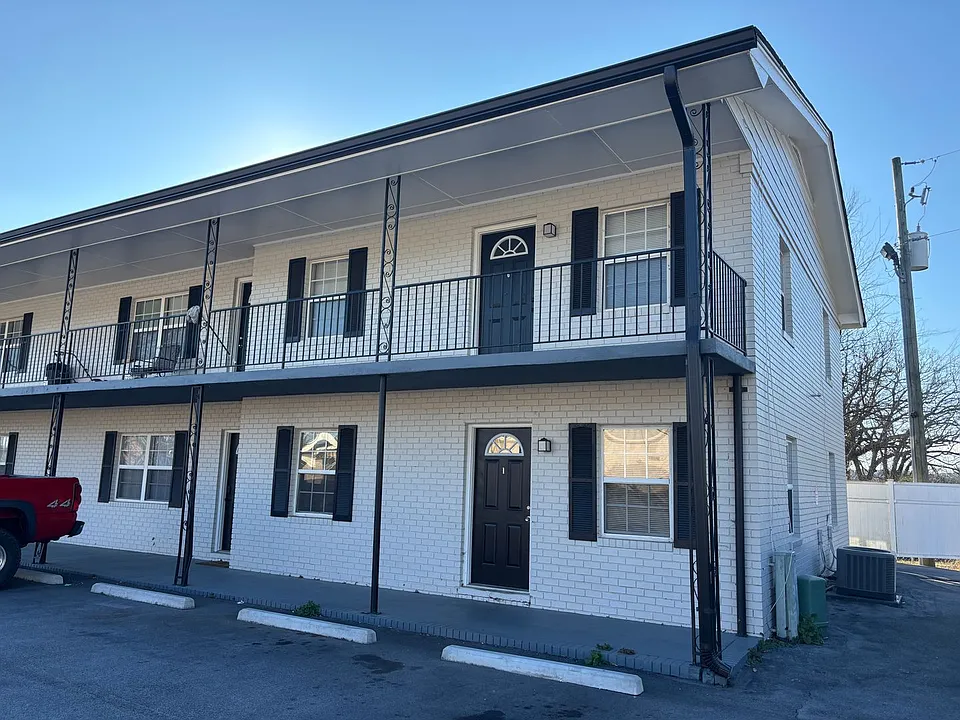 400 McDonald St NW