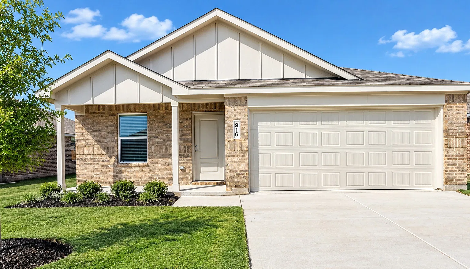 4 bed, 1720 sqft, $2,200 — Photo 1