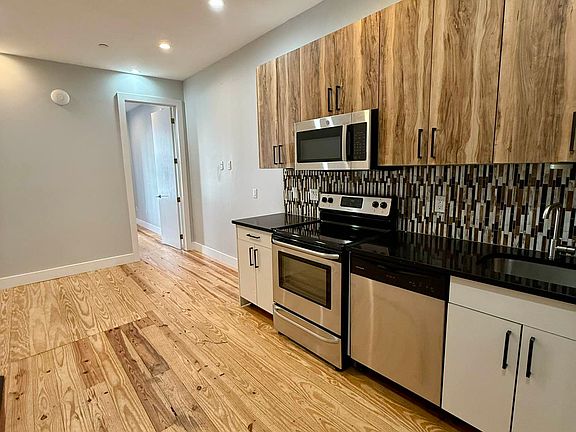 4th image of 570 Evergreen Ave #1G