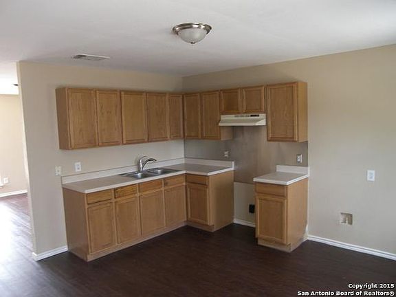2nd image of 704 S Brownleaf St