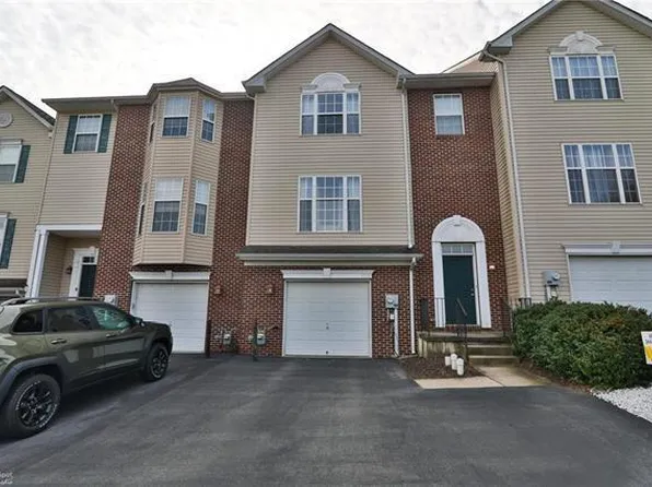 5170 Spring Ridge Dr E, Macungie, PA 18062