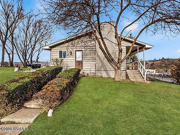 4th image of 2720 Selah Loop Rd