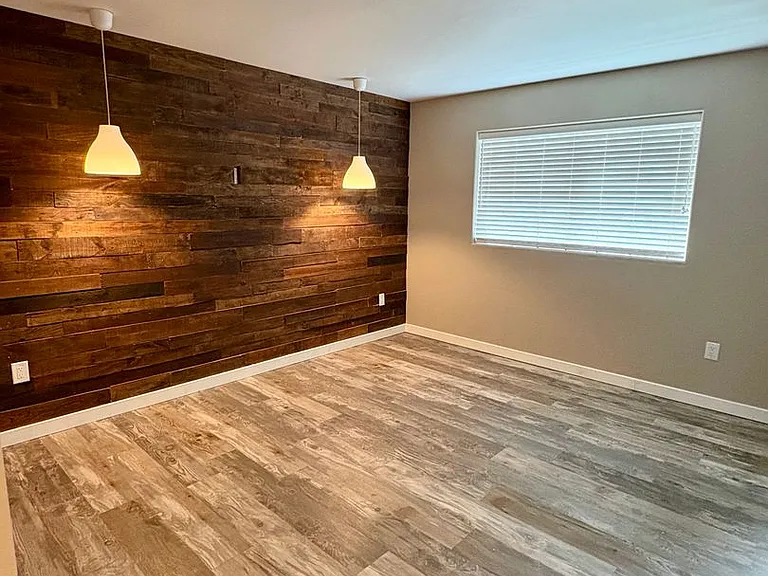 283 Tyler Ave — Photo 15