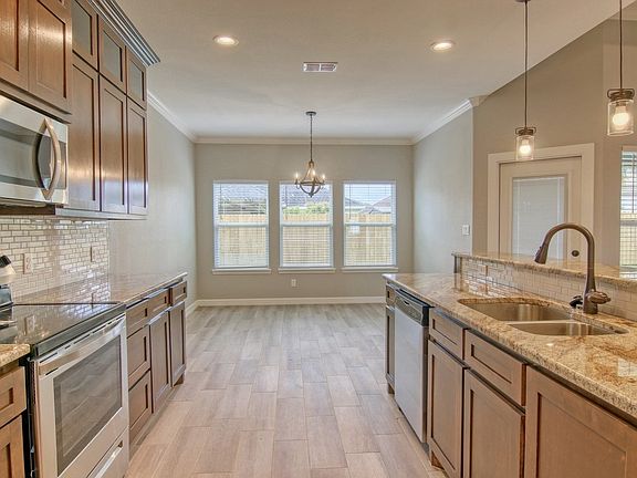 3rd image of 6517 Paddington Dr