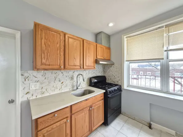 1075 70th St #3A, Brooklyn, NY 11228