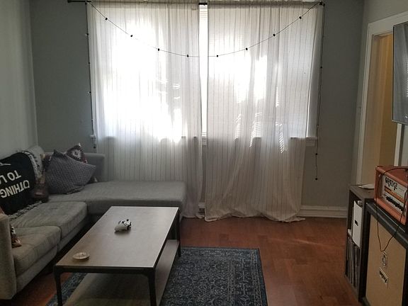 5th image of 1075 N Hermitage Ave APT 1F