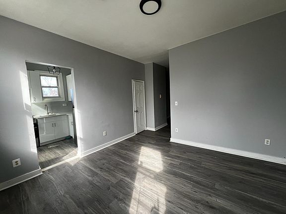 4th image of 138 Dubois St #3F