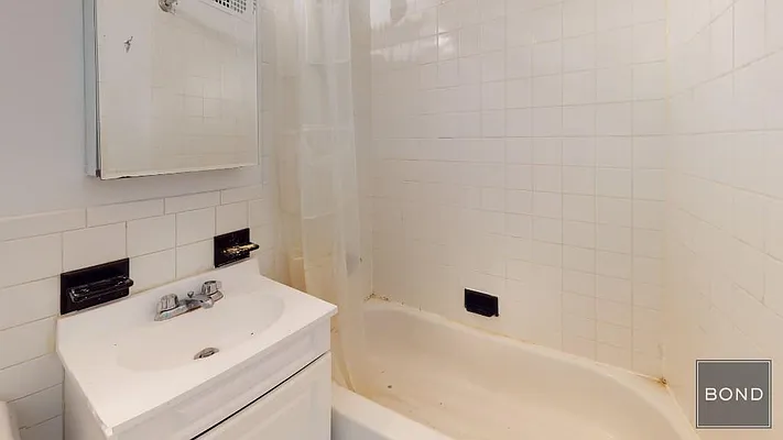 Rented by Bond New York | media 4