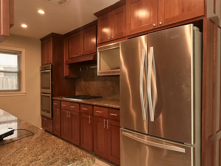 9810 Cliffwood Dr — Photo 23