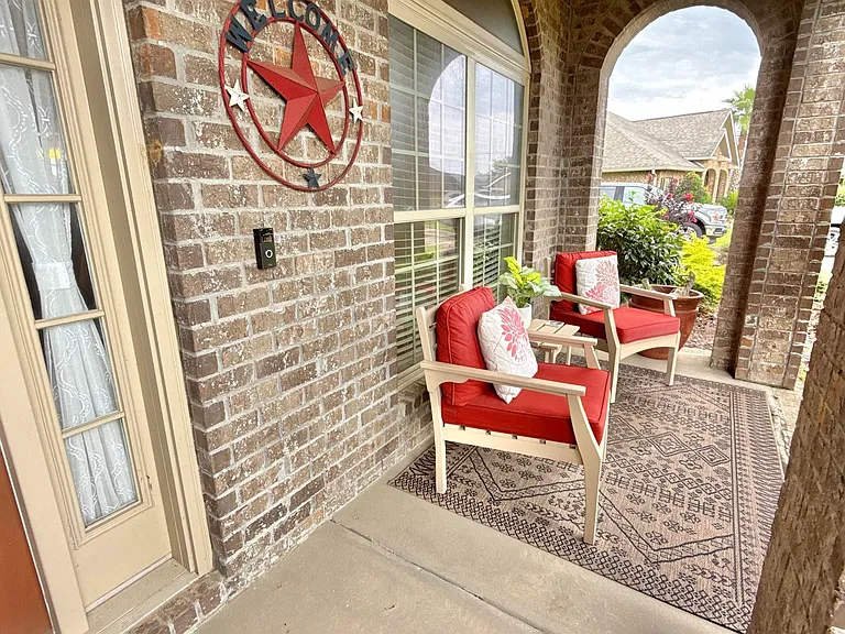 697 Parish Lakes Dr — Photo 3
