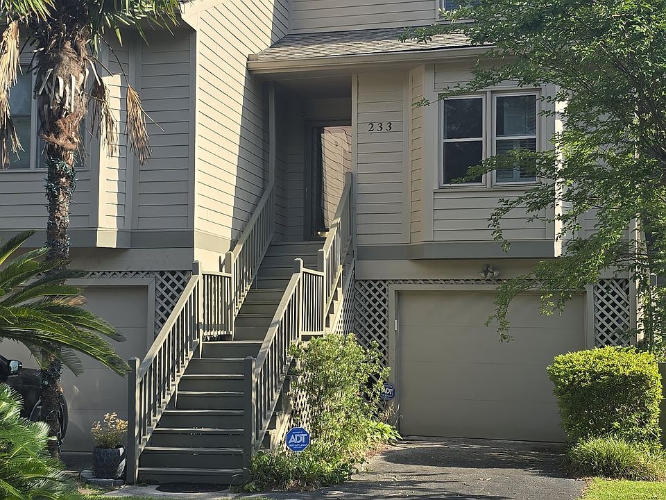 1st image of 233 Lands End Dr #77
